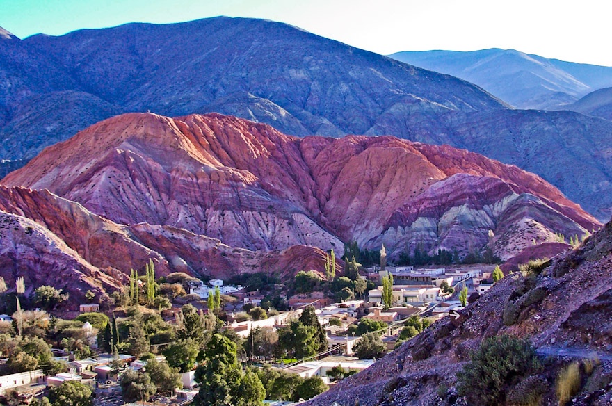 El cerro de los siete colores, en la quebrada de Purmamarca, es uno de los paisajes más distintivos del norte argentino.